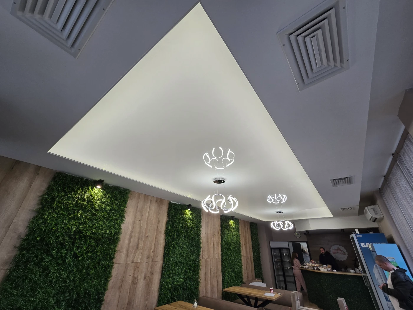 Опънати тавани в Пловдив - професионално изпълнение Опънати тавани в Пловдив - професионално изпълнение